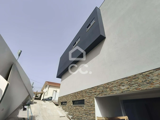 Moradia T3 para Venda em Cidade da Maia Foto 16