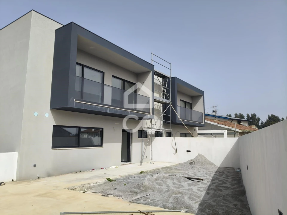 Moradia T3 para Venda em Cidade da Maia Foto 1