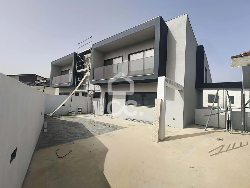 Moradia T3 para Venda em Cidade da Maia Foto 23