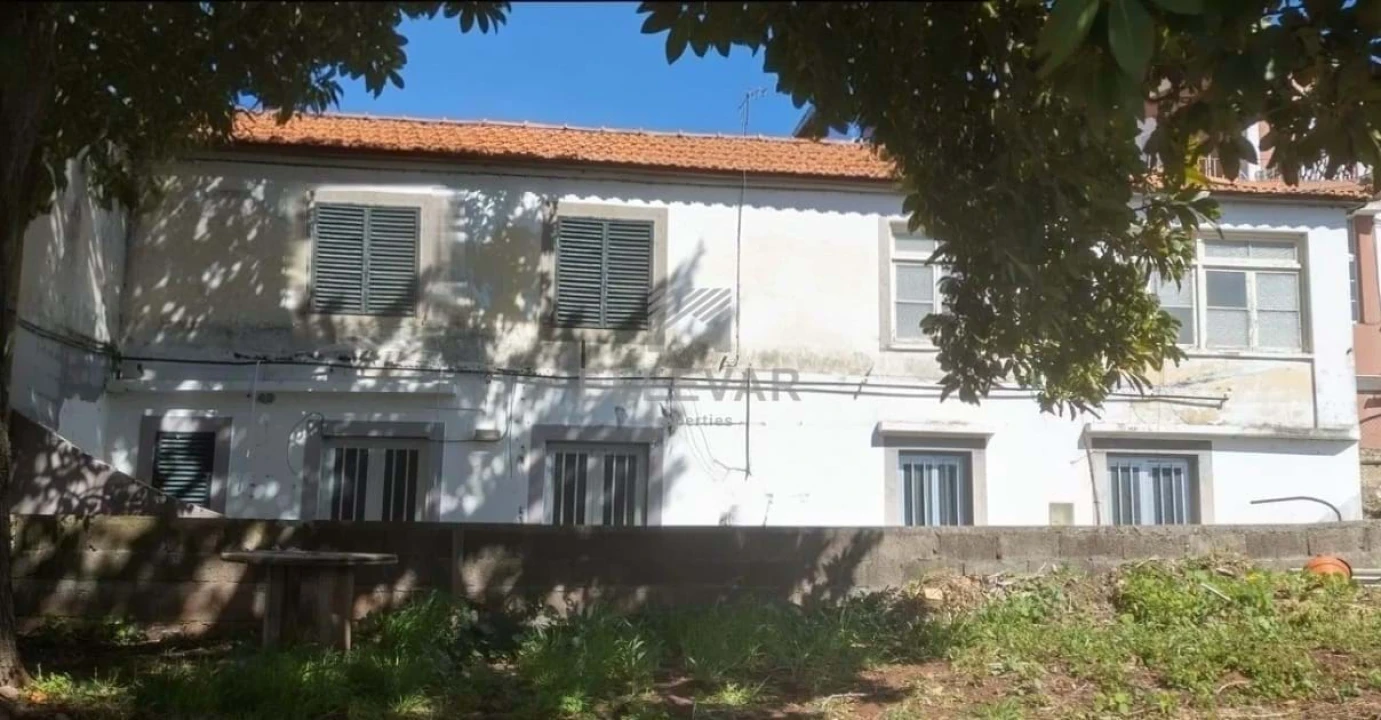 Moradia T2 para Venda em Santo Antonio Foto 1