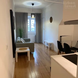 Apartamento T1 para Arrendamento em Santa Maria Maior