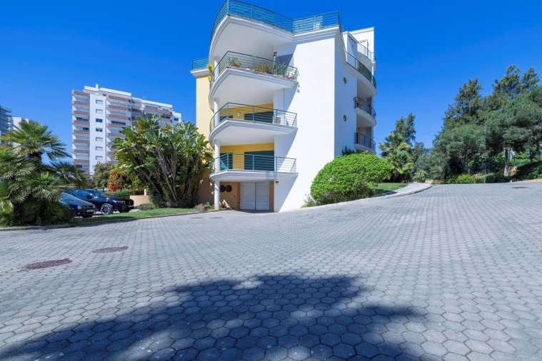Apartamento T3 para Venda em Portimão Foto 2