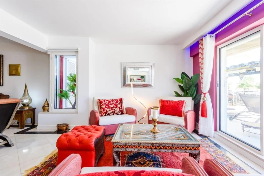 Apartamento T5 para Venda em Quarteira Foto 10
