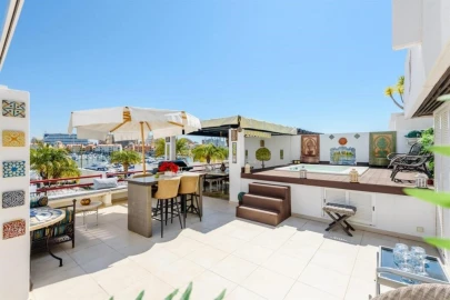 Apartamento T5 para Venda em Quarteira
