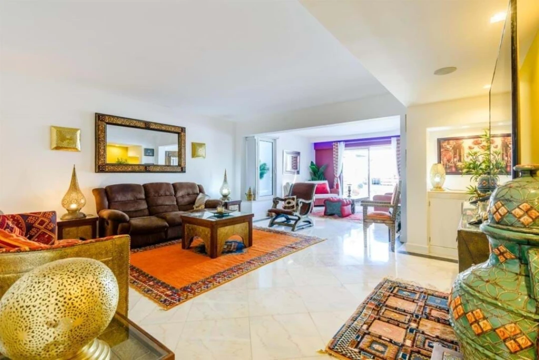 Apartamento T5 para Venda em Quarteira Foto 8