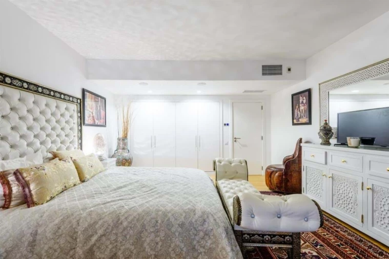 Apartamento T5 para Venda em Quarteira Foto 13