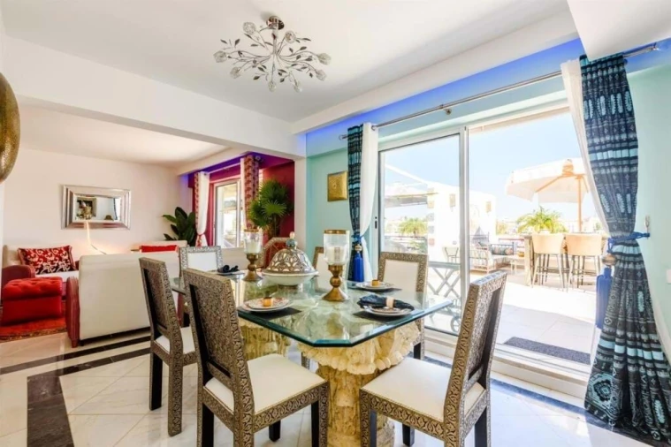 Apartamento T5 para Venda em Quarteira Foto 6