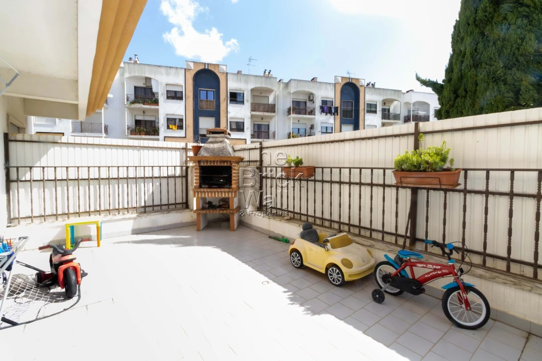 Apartamento T2 para Venda em Alverca do Ribatejo e Sobralinho Foto 1