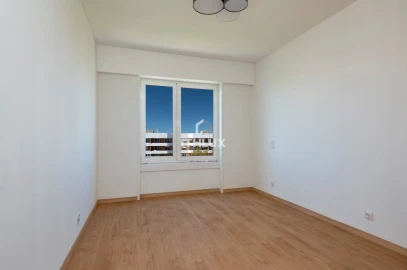 Apartamento T2 para Arrendamento em Oeiras e São Julião da Barra, Paço de Arcos e Caxias