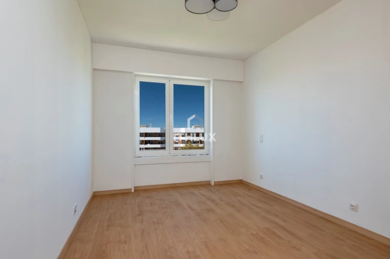 Apartamento T2 para Arrendamento em Oeiras e São Julião da Barra, Paço de Arcos e Caxias Foto 30