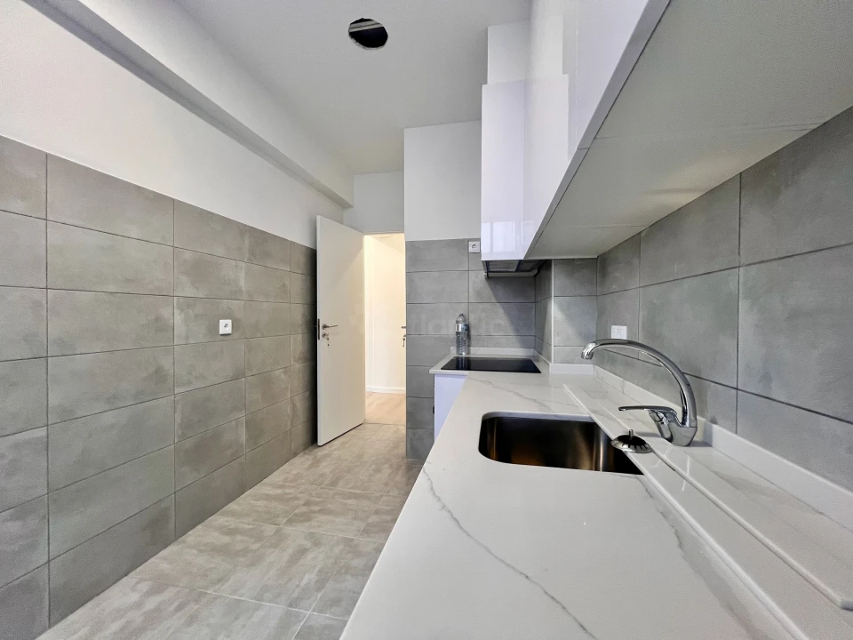 Apartamento T2 para Venda em Agualva e Mira-Sintra Foto 26