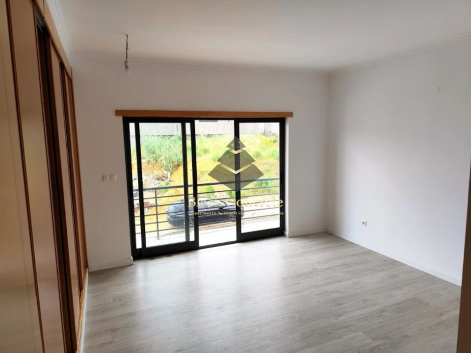 Moradia T5 para Venda em Laranjeiro e Feijó Foto 22