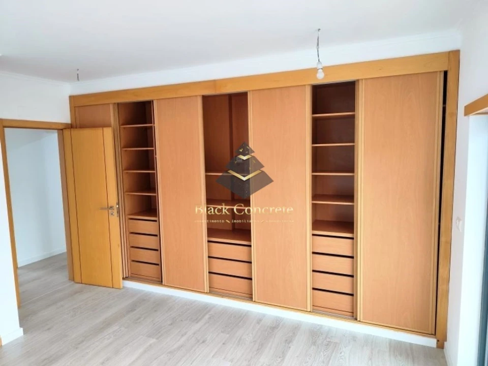 Moradia T5 para Venda em Laranjeiro e Feijó Foto 24