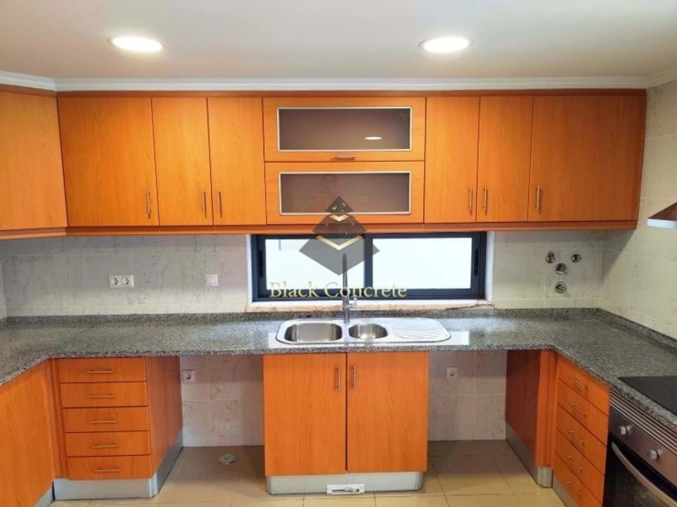 Moradia T5 para Venda em Laranjeiro e Feijó Foto 10