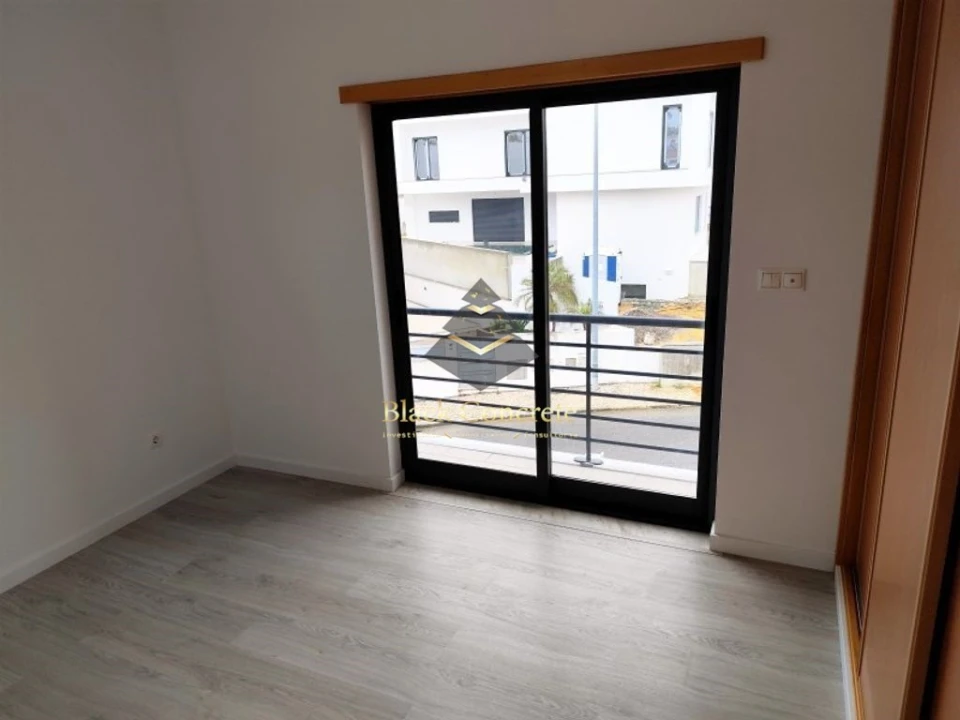 Moradia T5 para Venda em Laranjeiro e Feijó Foto 28