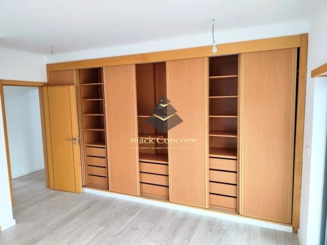 Moradia T5 para Venda em Laranjeiro e Feijó Foto 24