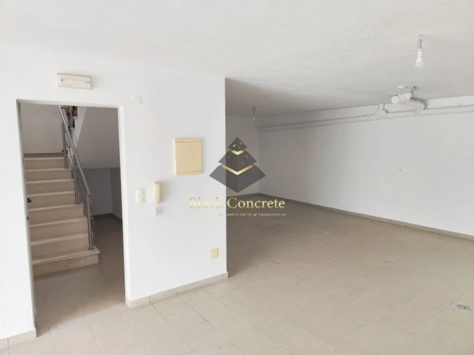 Moradia T5 para Venda em Laranjeiro e Feijó Foto 44