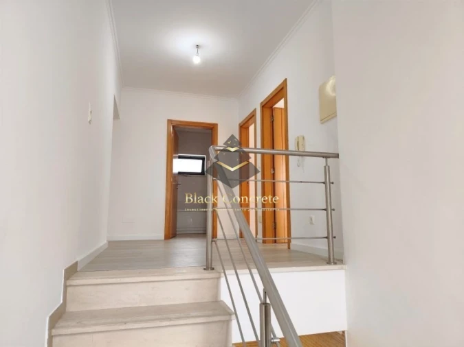 Moradia T5 para Venda em Laranjeiro e Feijó Foto 20