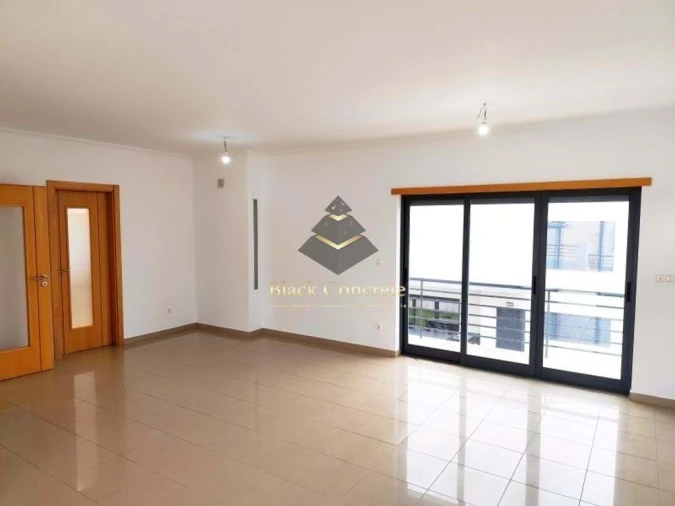 Moradia T5 para Venda em Laranjeiro e Feijó Foto 6