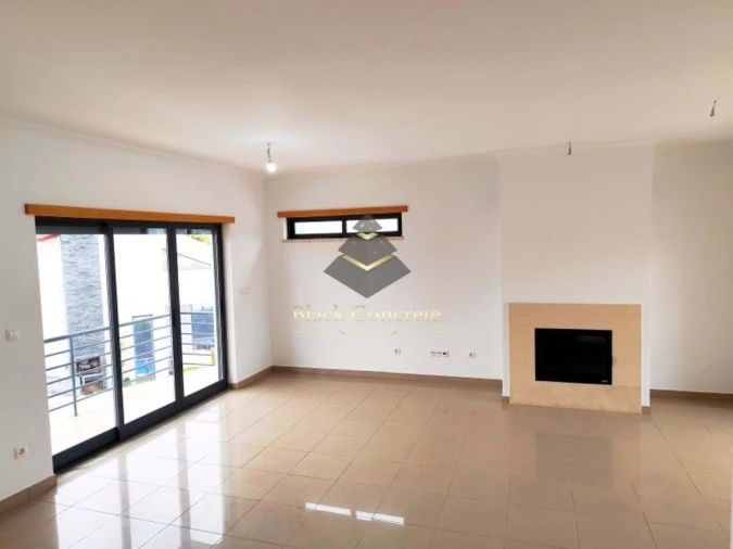 Moradia T5 para Venda em Laranjeiro e Feijó Foto 5