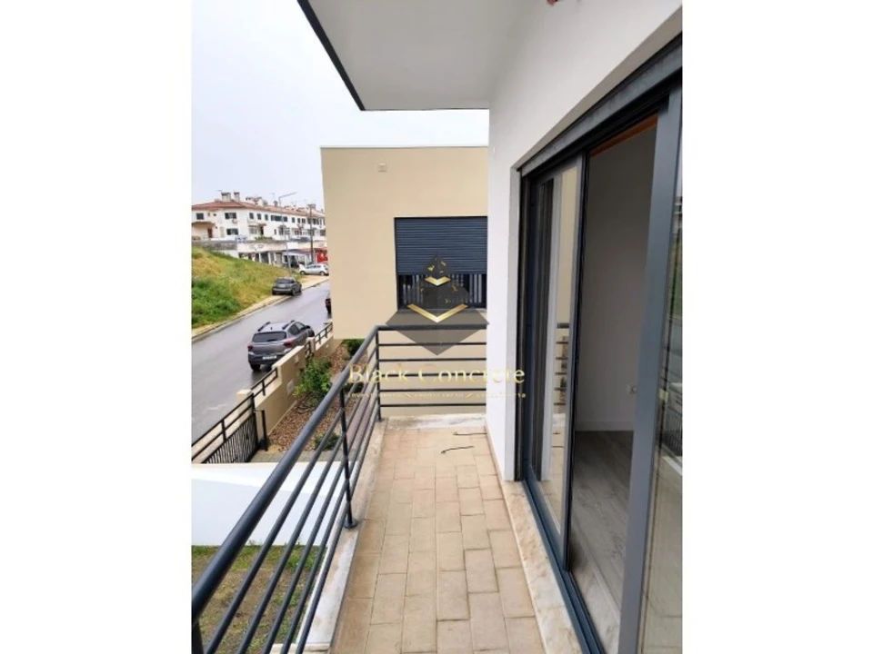 Moradia T5 para Venda em Laranjeiro e Feijó Foto 33