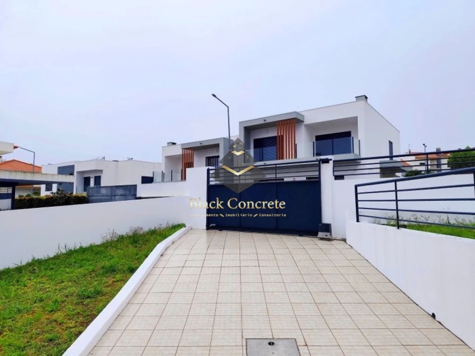 Moradia T5 para Venda em Laranjeiro e Feijó Foto 45