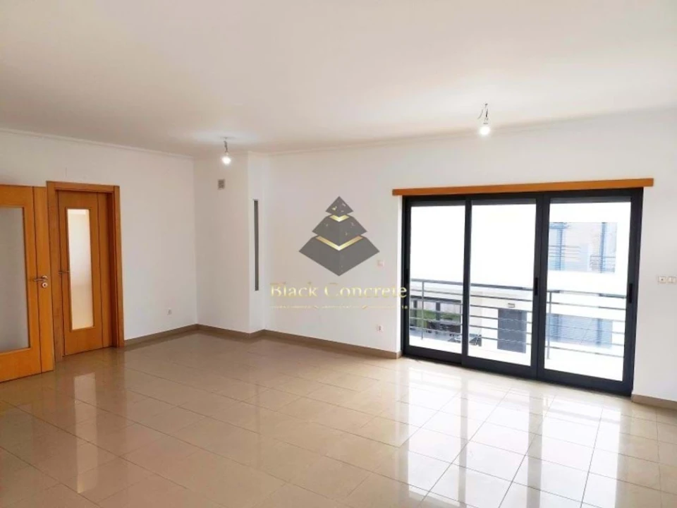 Moradia T5 para Venda em Laranjeiro e Feijó Foto 6