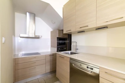 Apartamento T1 para Arrendamento em Avenidas Novas