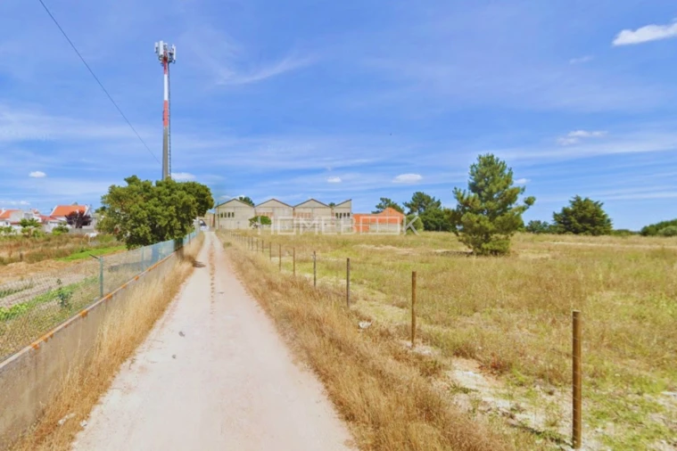 Terreno para Venda em Santo Antonio da Charneca Foto 4