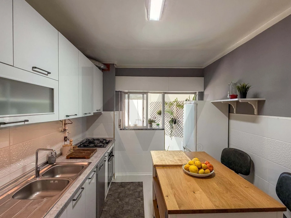 Apartamento T2 para Venda em Olhão Foto 12