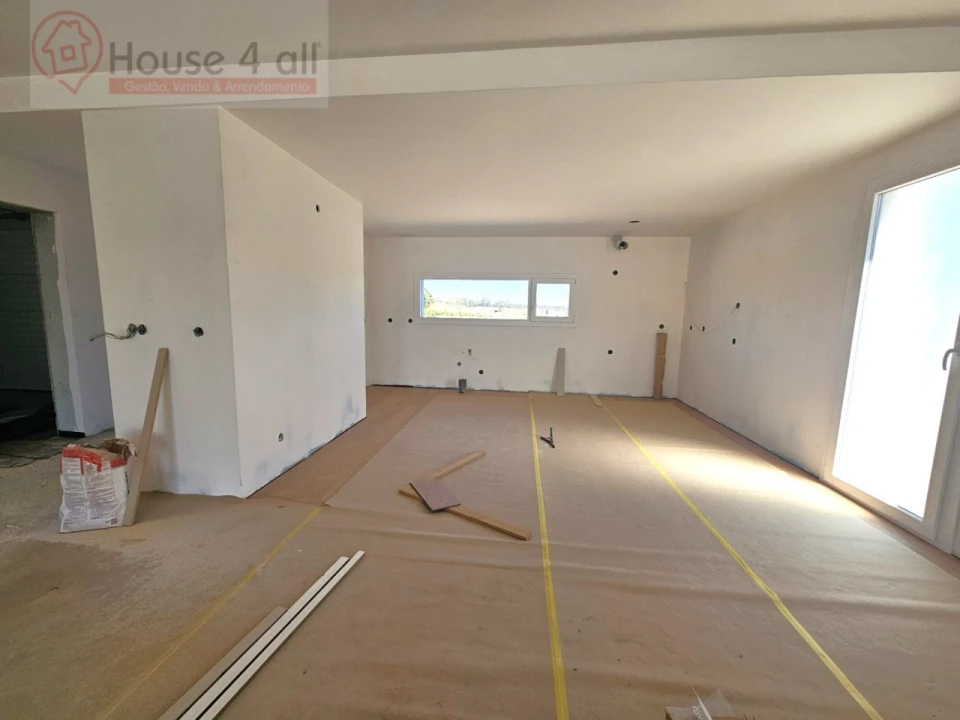 Moradia T4 para Venda em Tornada e Salir do Porto Foto 5