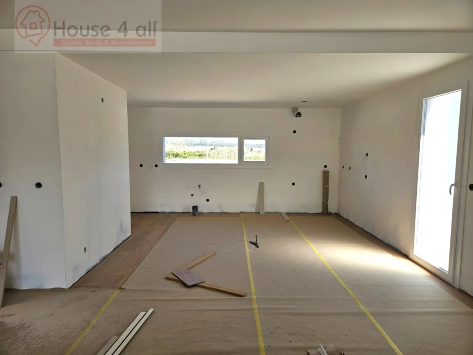 Moradia T4 para Venda em Tornada e Salir do Porto Foto 6