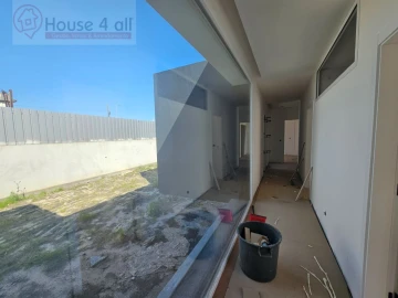 Moradia T4 para Venda em Tornada e Salir do Porto
