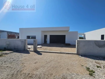 Moradia T4 para Venda em Tornada e Salir do Porto