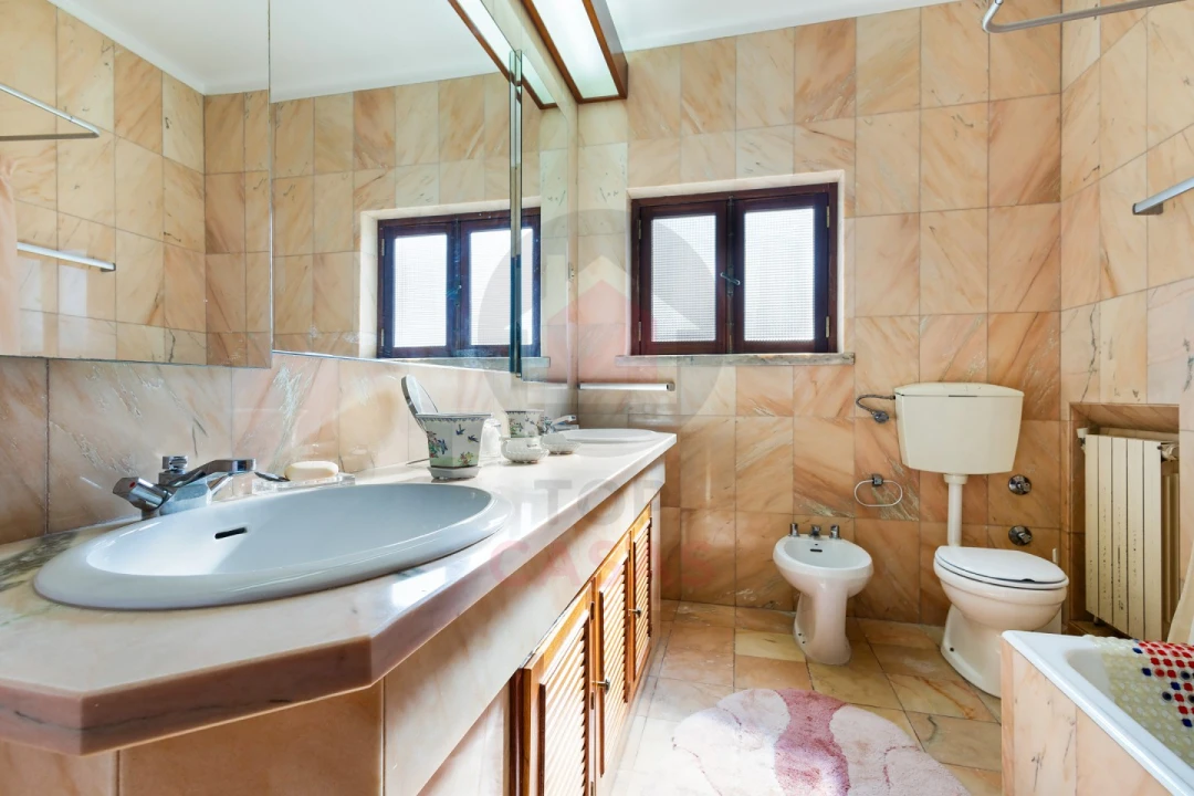 Moradia T5 para Venda em Minde Foto 19