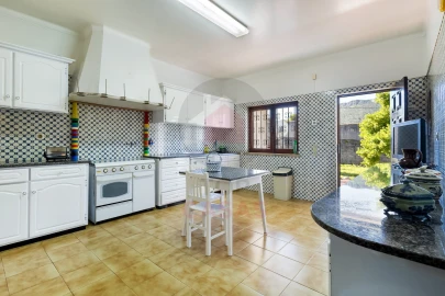 Moradia T5 para Venda em Minde