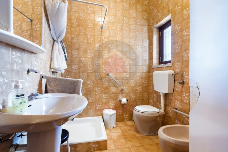 Moradia T5 para Venda em Minde Foto 12