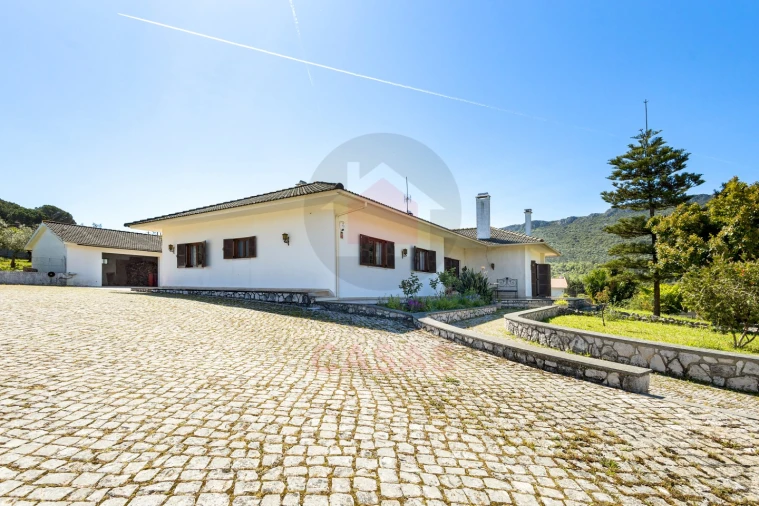 Moradia T5 para Venda em Minde Foto 2