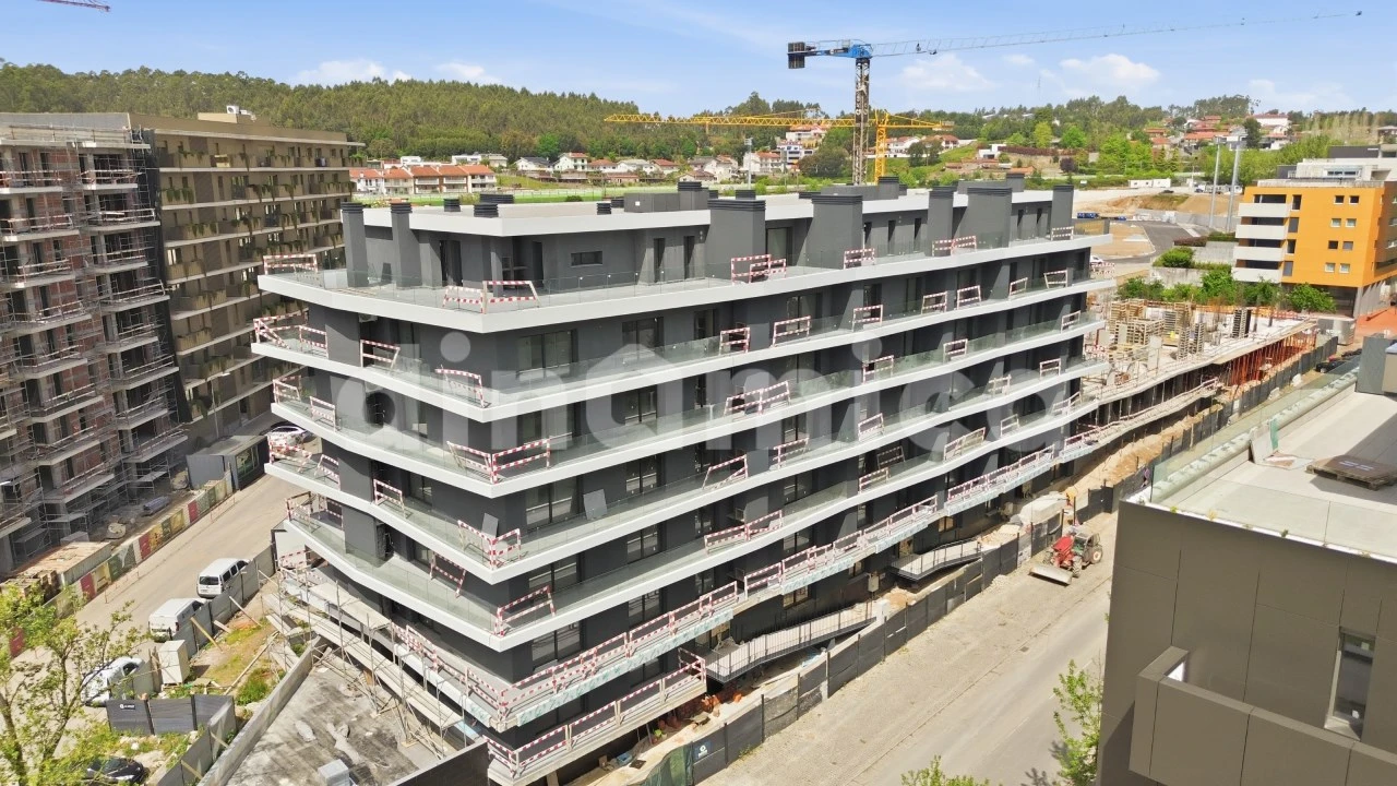 Apartamento T3 para Venda em Vila Nova de Famalicão e Calendário Foto 2