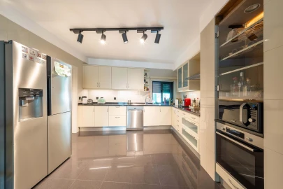 Apartamento T3 para Arrendamento em Oeiras e São Julião da Barra, Paço de Arcos e Caxias