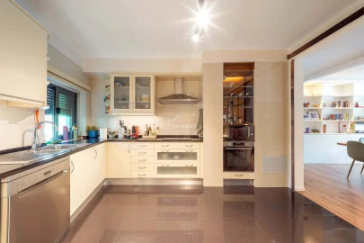 Apartamento T3 para Arrendamento em Oeiras e São Julião da Barra, Paço de Arcos e Caxias