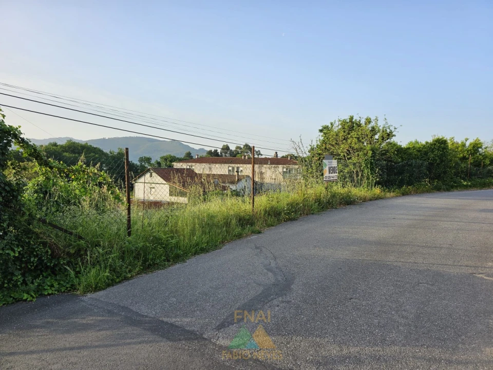 Terreno para Venda em Refoios do Lima Foto 2