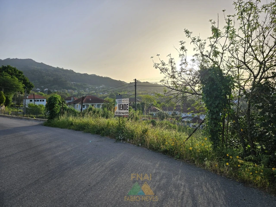 Terreno para Venda em Refoios do Lima Foto 3