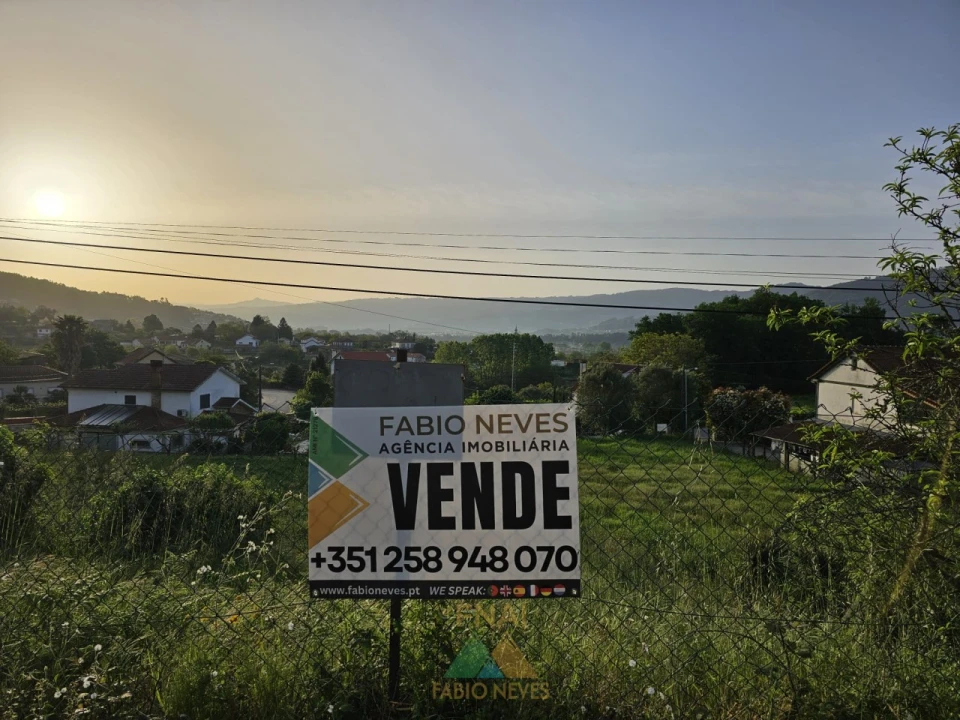 Terreno para Venda em Refoios do Lima Foto 1