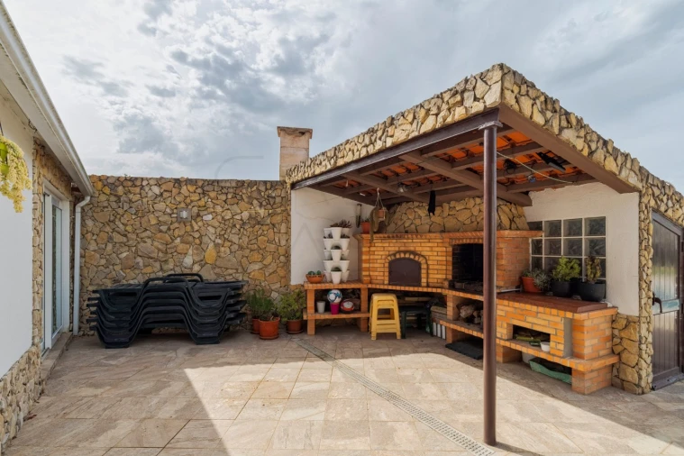 Moradia T4 para Venda em Gambia-Pontes-Alto da Guerra Foto 3