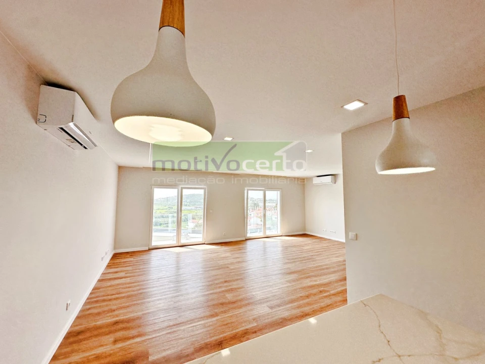 Moradia T3 para Venda em Almargem do Bispo, Pêro Pinheiro e Montelavar Foto 7