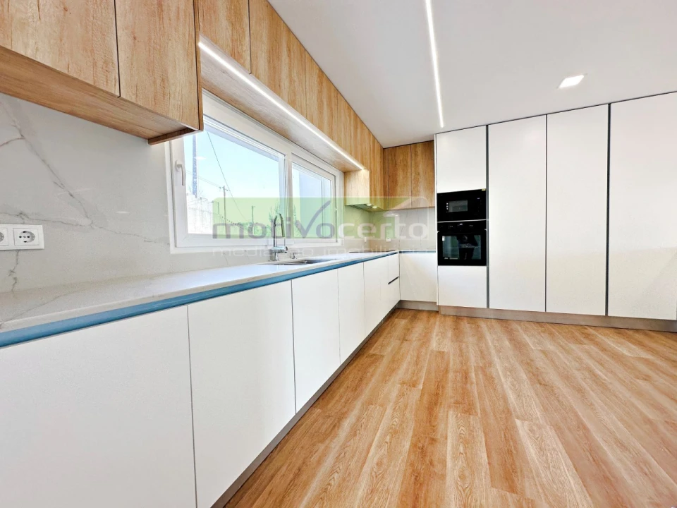 Moradia T3 para Venda em Almargem do Bispo, Pêro Pinheiro e Montelavar Foto 8