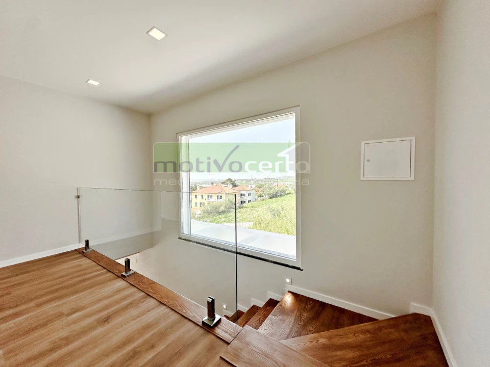 Moradia T3 para Venda em Almargem do Bispo, Pêro Pinheiro e Montelavar Foto 15