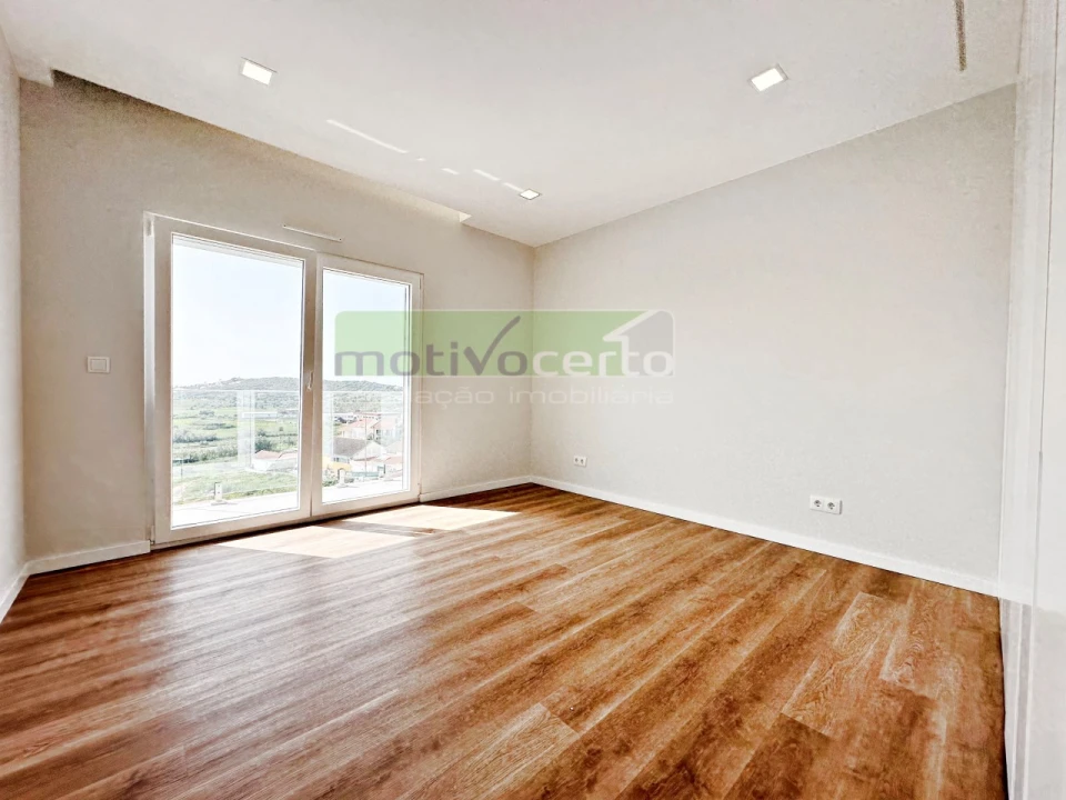 Moradia T3 para Venda em Almargem do Bispo, Pêro Pinheiro e Montelavar Foto 23