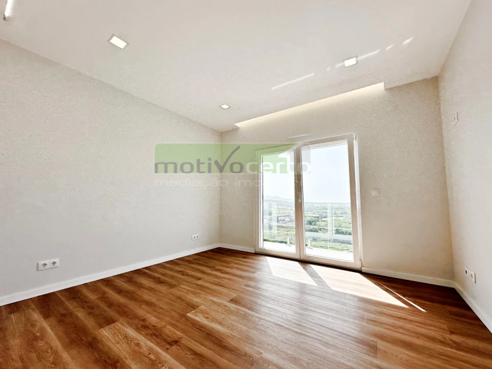 Moradia T3 para Venda em Almargem do Bispo, Pêro Pinheiro e Montelavar Foto 25